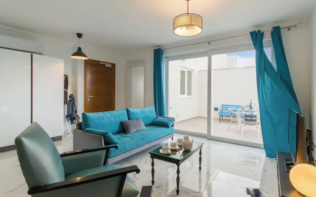 Sunny Penthouse Modern 2 bdr - Sliema