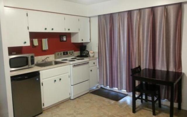 Edgewater Motel