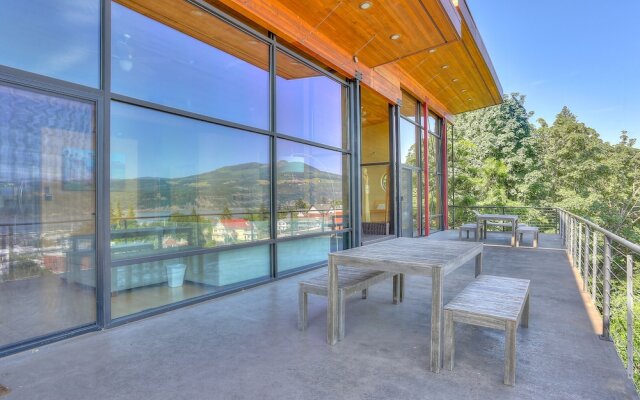 Alizes Modern Home with Views of the Columbia River Gorge by RedAwning