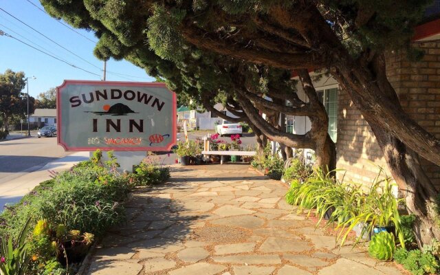 Sundown Inn