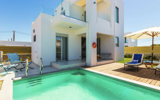 Majestic Villa in Pigianos Kampos with Private Pool