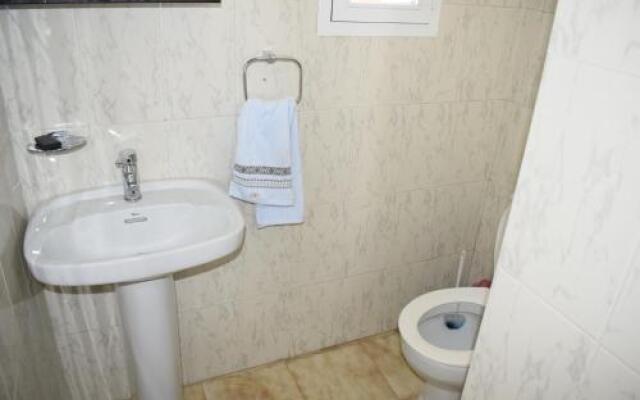 C/ Abetos 12 Urb. Algarrobo