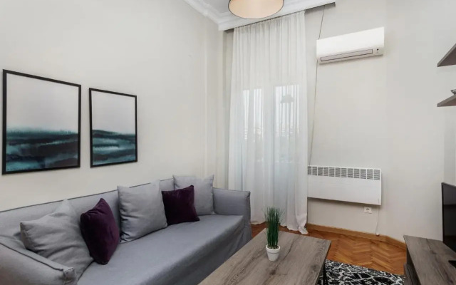 C.4 Red Rose #colony_central_apartment