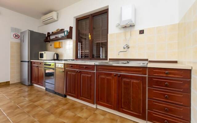 Apartments Djani