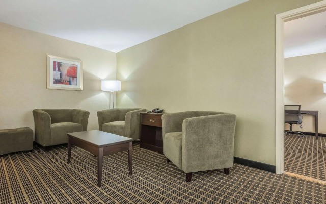 Quality Inn & Suites Downtown