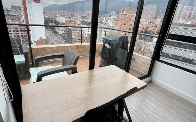 Beautiful Loft With View of Los Cerros Capitalinos