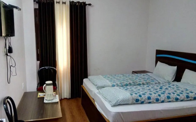 Hotel Himadri