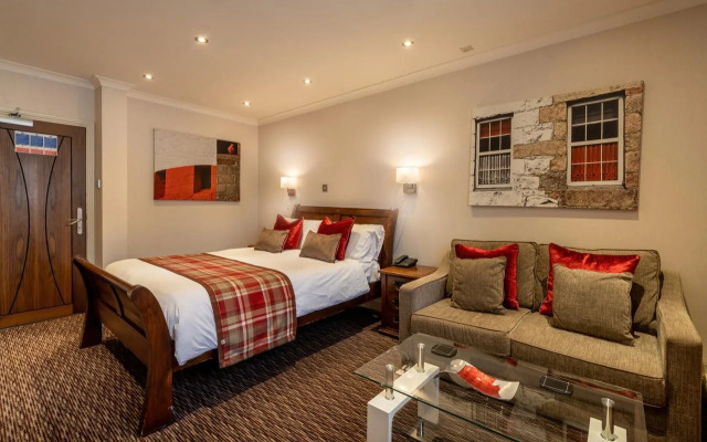 The Inn Boutique Hotel Bar and Restaurant