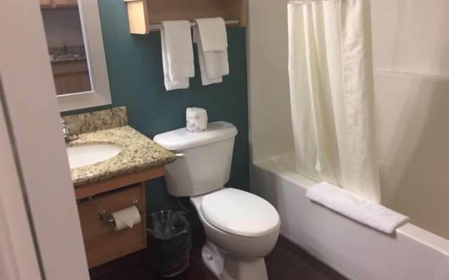 Studio 6 Lenexa, KS - Overland Park