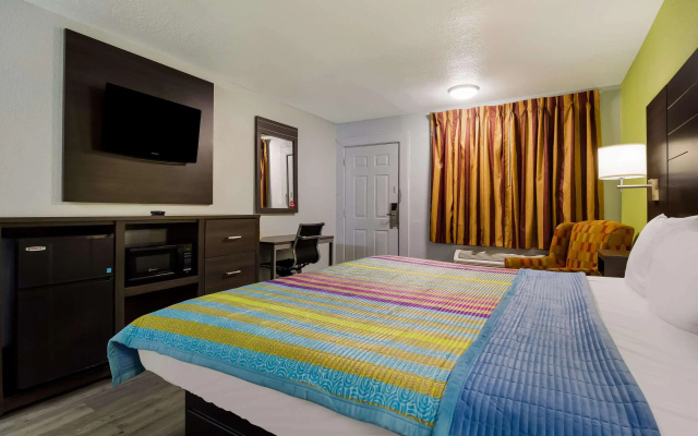 Monsoon Inn