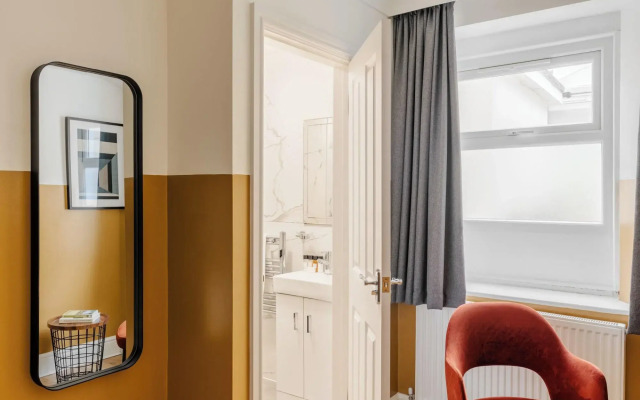 Corner House Hotel