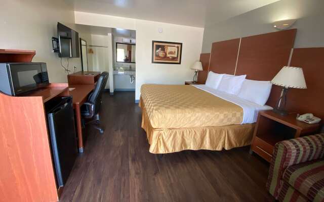 Travelodge by Wyndham Albuquerque West