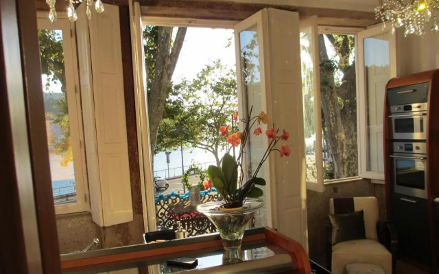 Porto Douro River Guest House