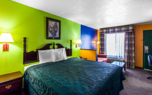 Rodeway Inn & Suites