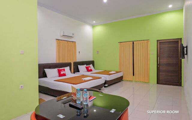 ZEN Rooms B Walk Batu