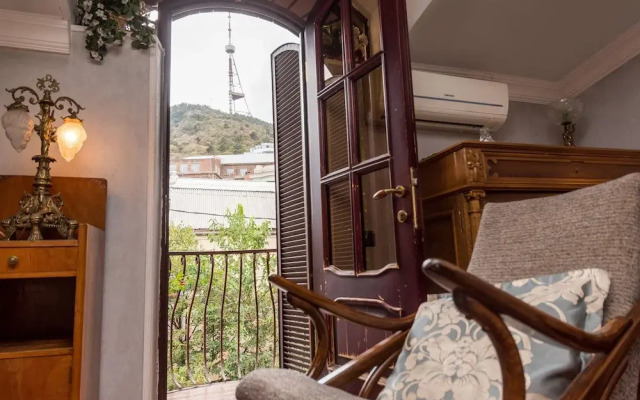 Lia's Guest House