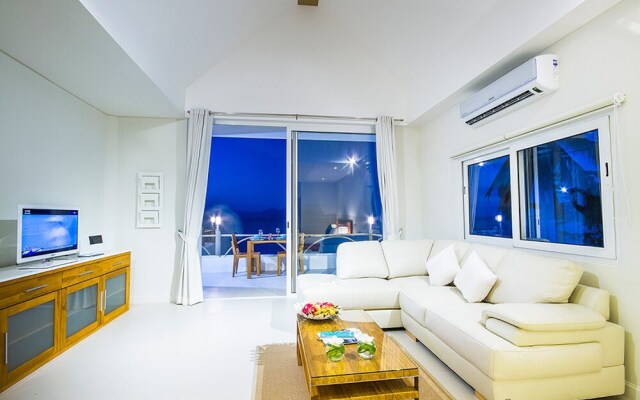 B1 Aqua Organic Suites