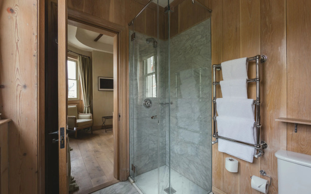 The Orange Public House  Hotel