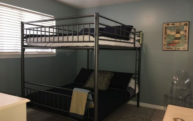 Las Palmas 121 Condo