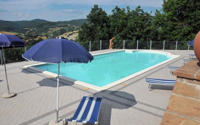 Lavish Mansion with Pool & BBQ