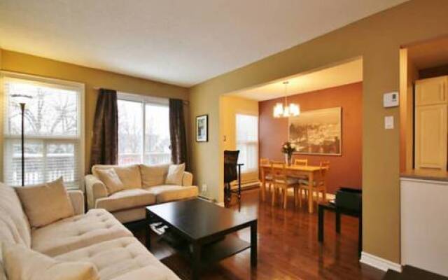 LM Stays - 2 bdrm, minutes to airport