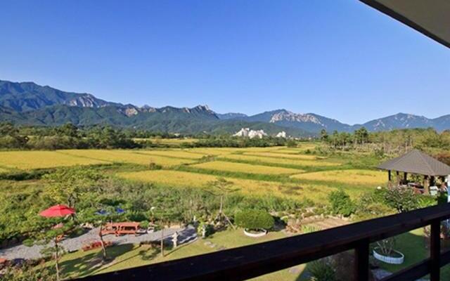 Seolaksanbang pension