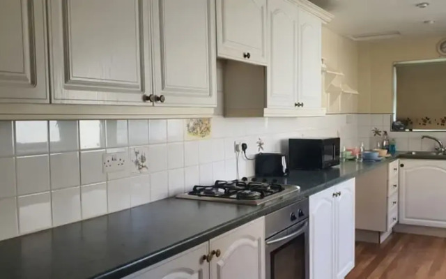 Room in Guest Room - Nice Double Room in Coventry
