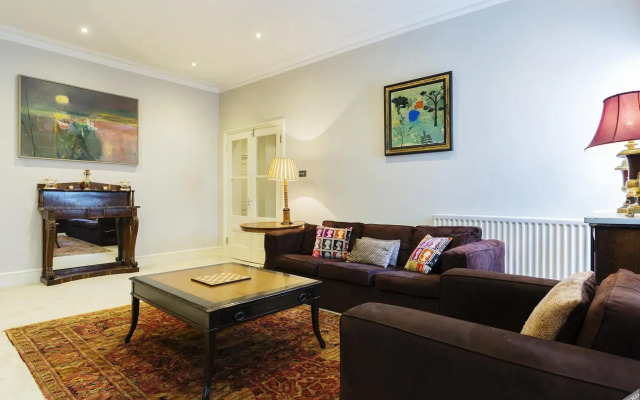 Veeve - Four Bedroom Apt. In Kensington