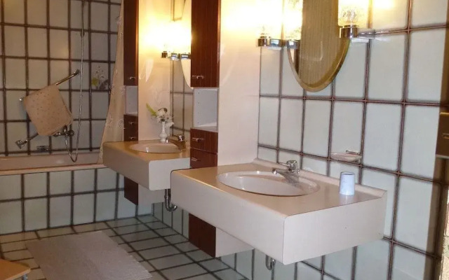 Cozy Apartment near Forest in Hullersen