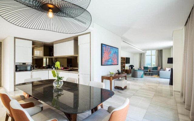 Th8 Palm Dubai Beach Resort, Vignette Collection, by IHG