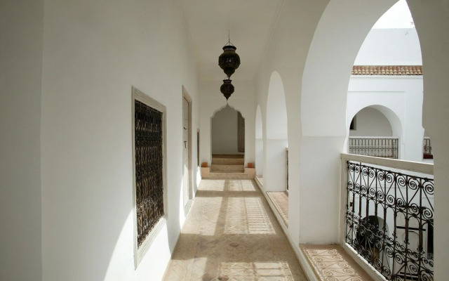Riad O2