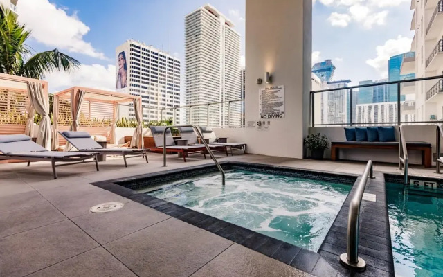 Modern Muse - Luxury Hotel Meets Miami Apartment