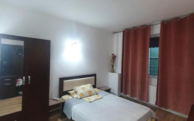 Studio Royal 1 bis
