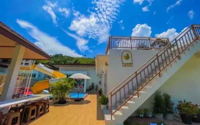 Le poulet poolvilla khanom