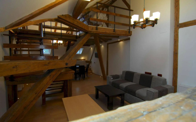 Main Square Apartments & More