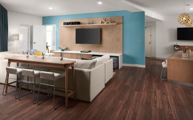 Element Charlotte Uptown