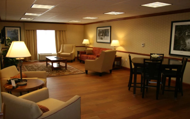 Hampton Inn & Suites Lanett-I-85