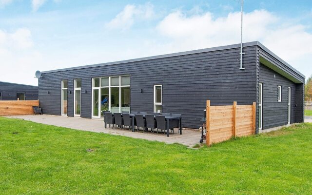 14 Person Holiday Home in Glesborg-by Traum