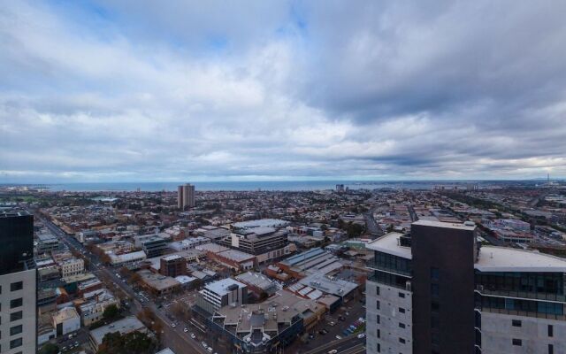 LENA, 2BDR Southbank Apartment
