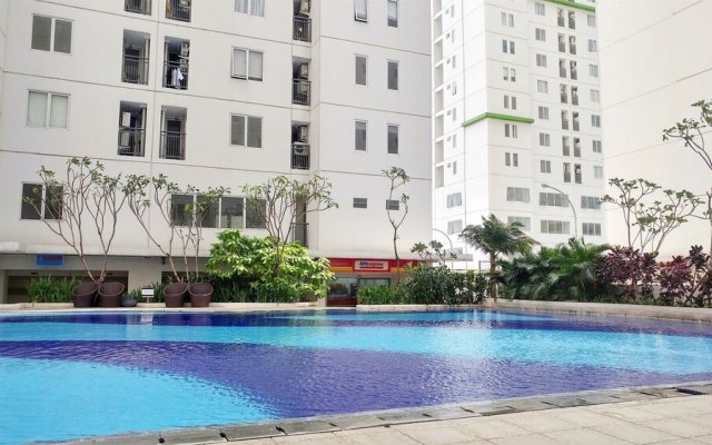 2BR Bassura City Apartment Connect to Pool