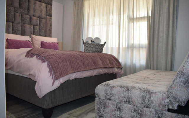 Aya Luxury Apartment 84