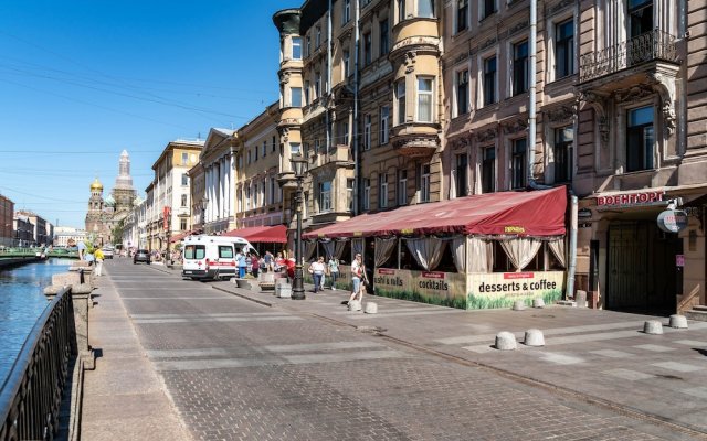 Home4day Apartment on Griboyedov Canal