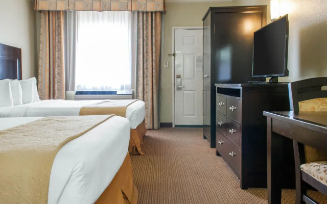 Quality Inn  Suites Gallup I-40 Exit 20