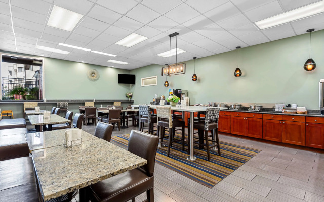 Best Western Cascadia Inn