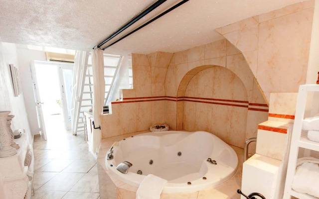 Aeolos Art and Eco Suites - Adults Only