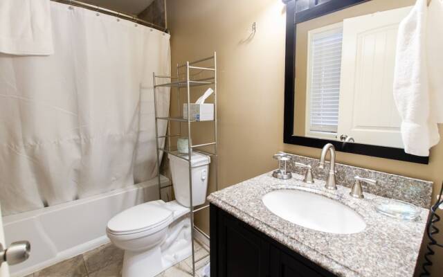 The Dahlonega Square Hotel & Villlas