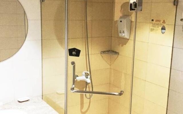 Home Inn Shanghai Lujiazui Oriental Pearl Hotel