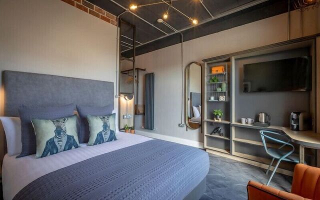 Hotel67