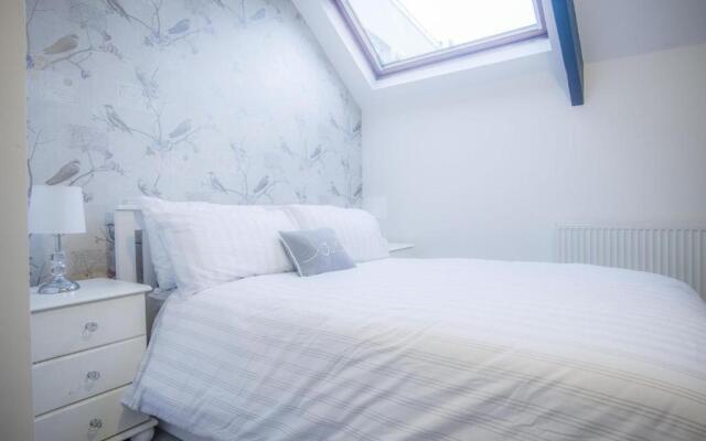 The Penthouse At The Mews - 2 Bedroom Apartment - Tenby