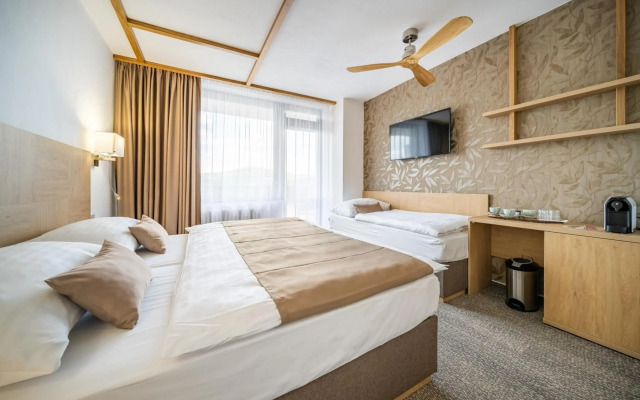 Hotel Adamantino